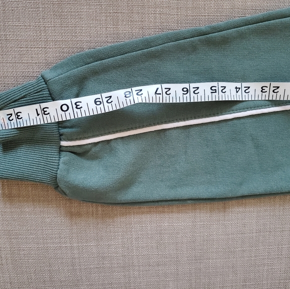 Puma-Teens' Jogger (Size 12-14) - Picture 3 of 4